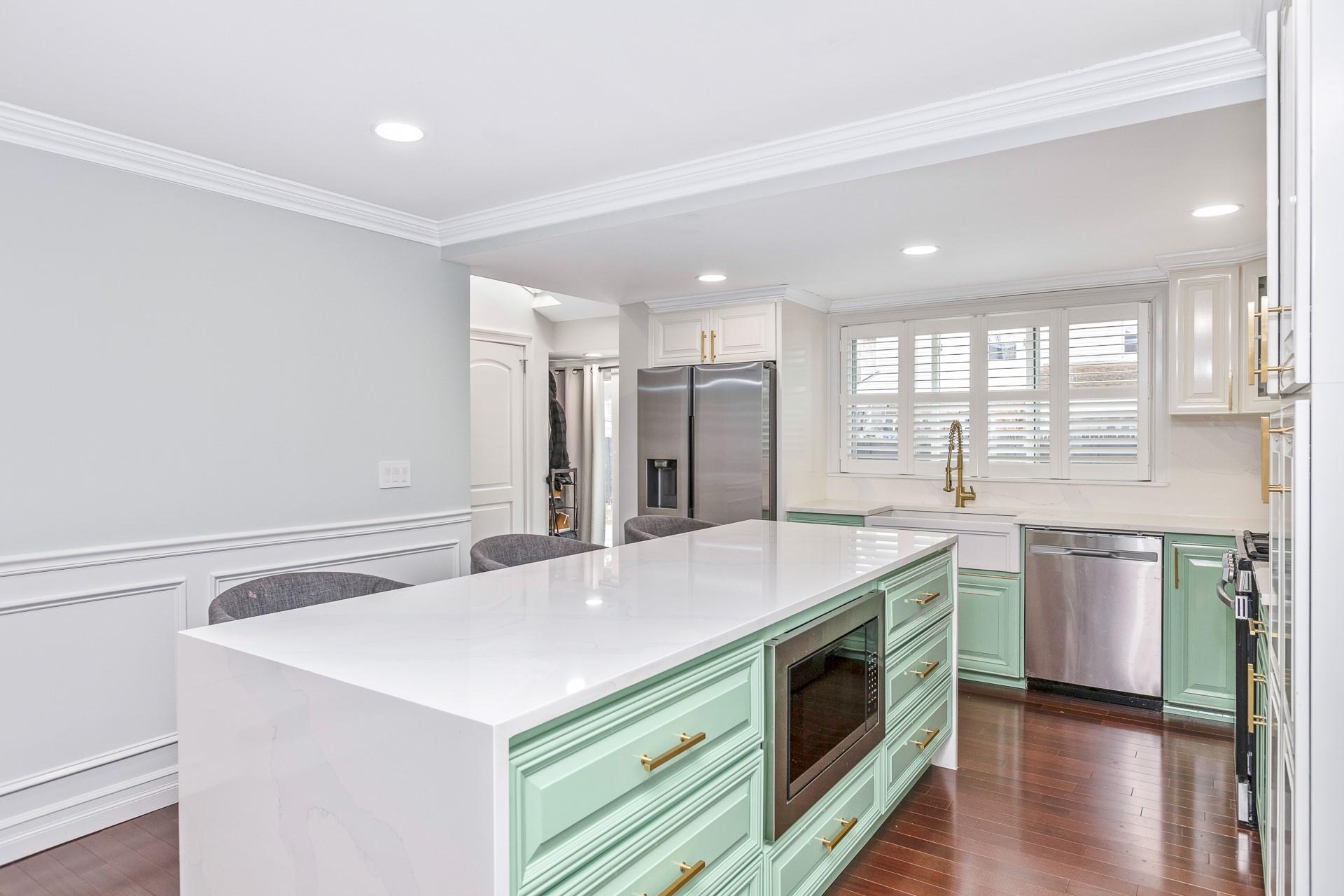12 Midwood Place, Freeport, New York image 17