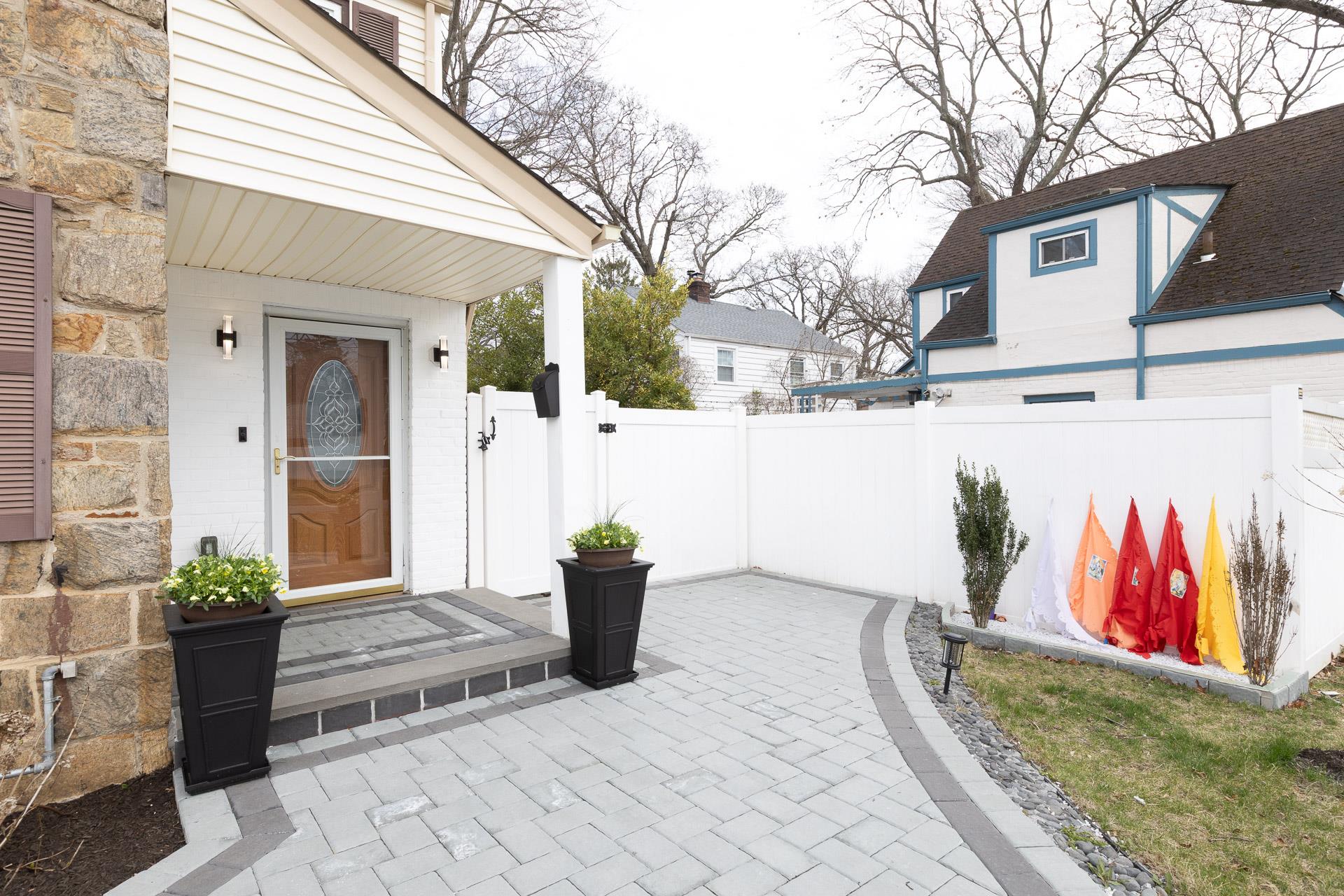 12 Midwood Place, Freeport, New York image 8