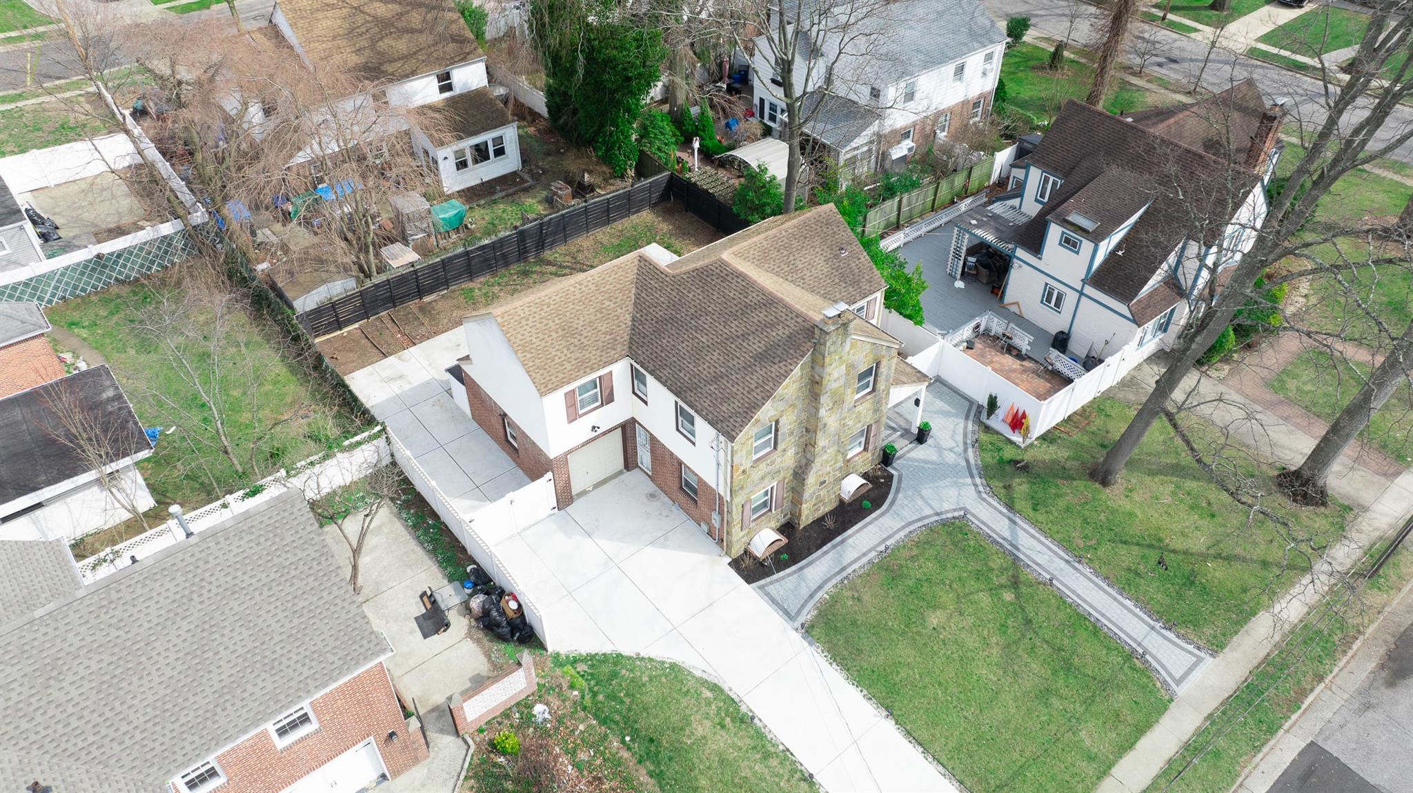 12 Midwood Place, Freeport, New York image 32