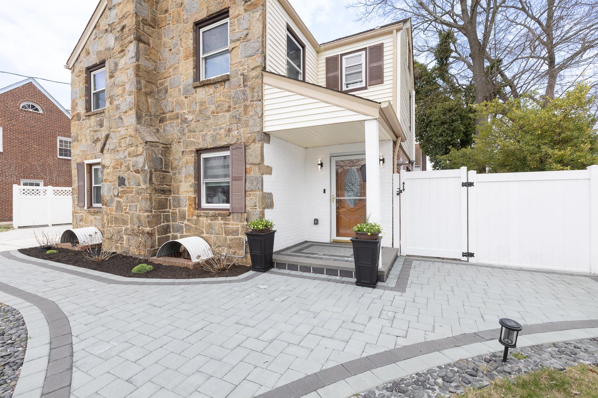 12 Midwood Place, Freeport, New York image 7