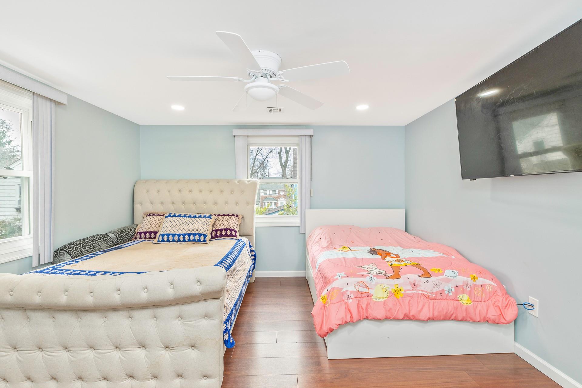 12 Midwood Place, Freeport, New York image 25