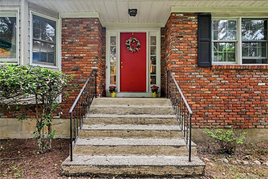 Photo of 33 Sabbathday Hill Road, South Salem, NY 10590 (MLS # 1005850)