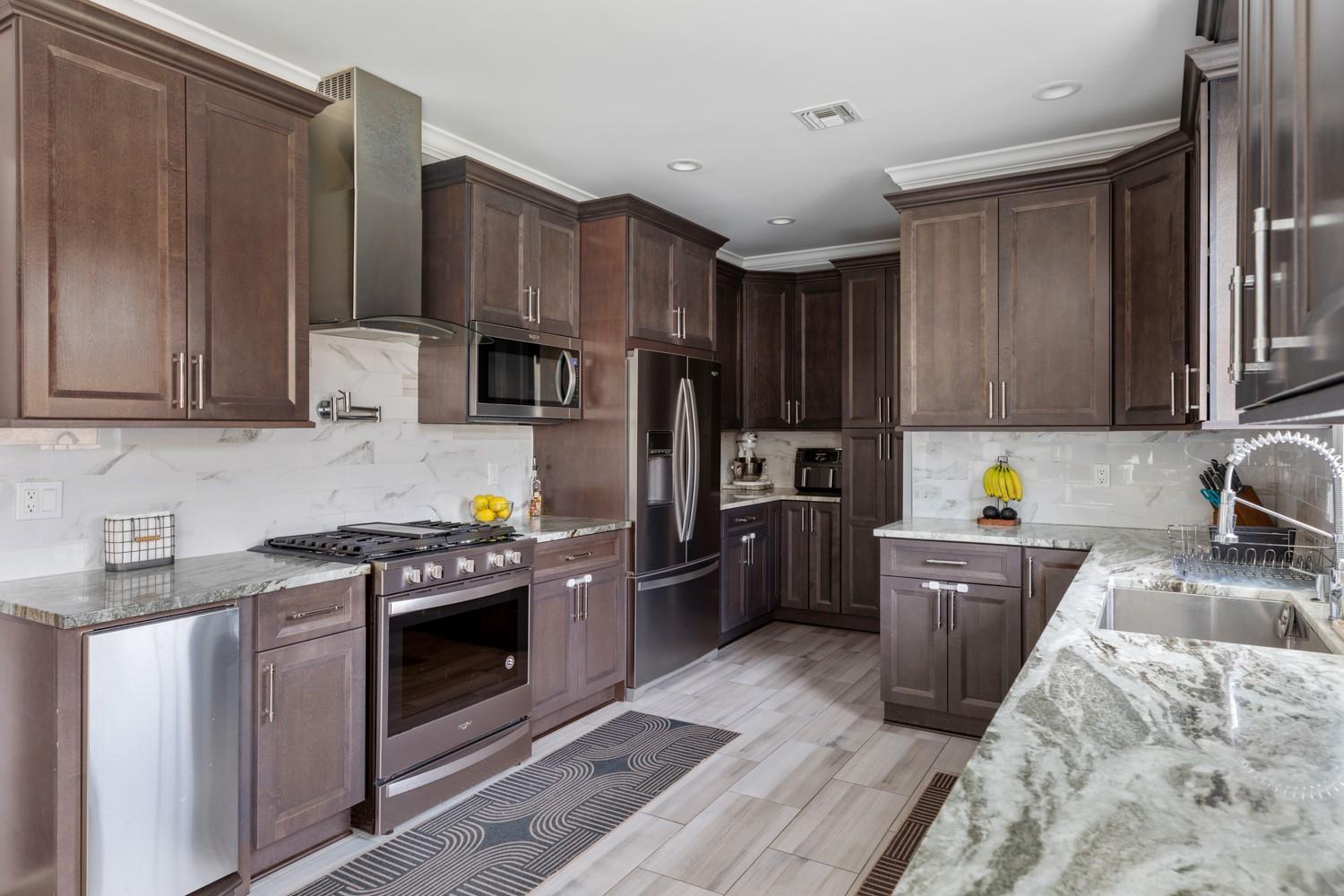 51 Ave D, Farmingville, New York image 7