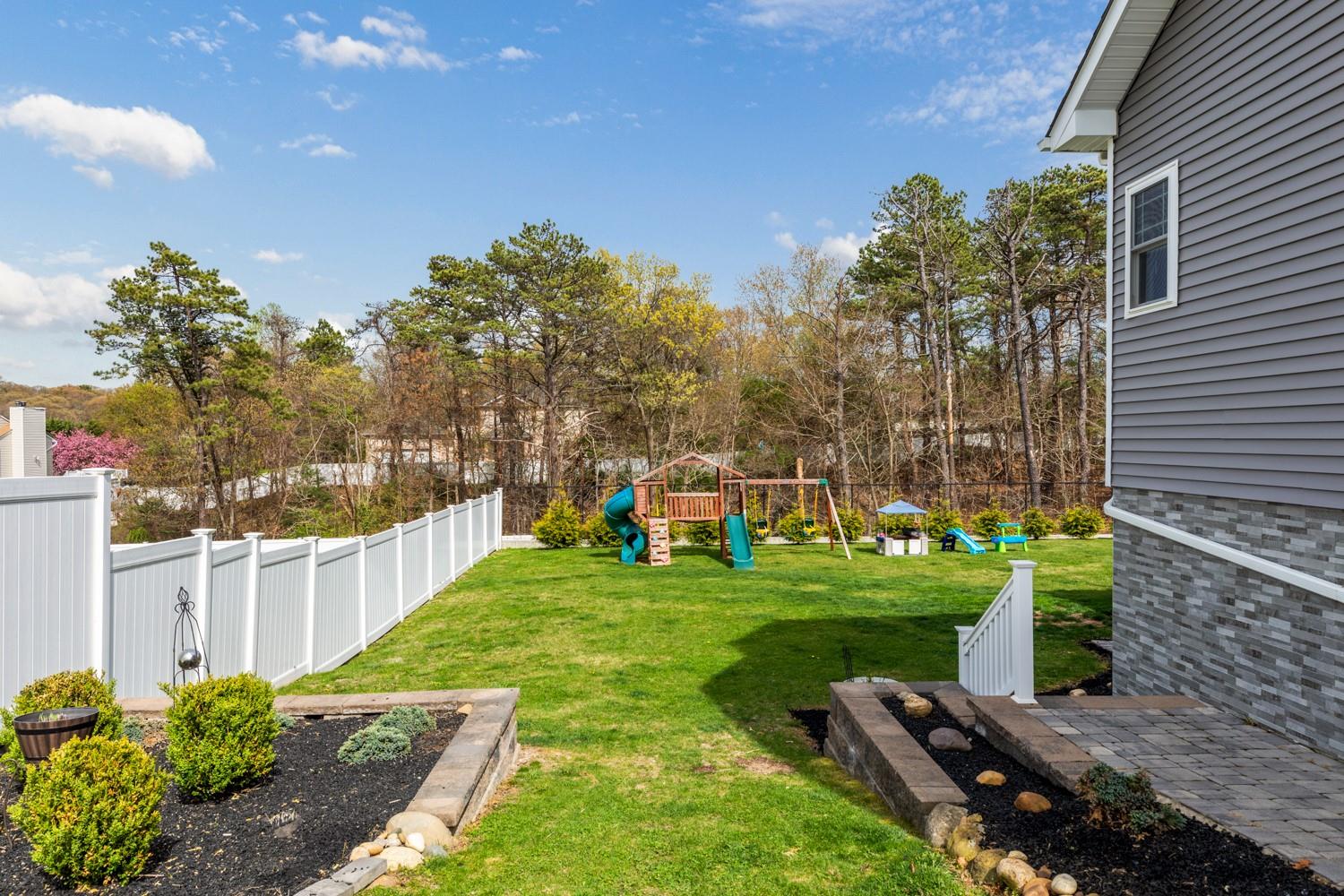 51 Ave D, Farmingville, New York image 31