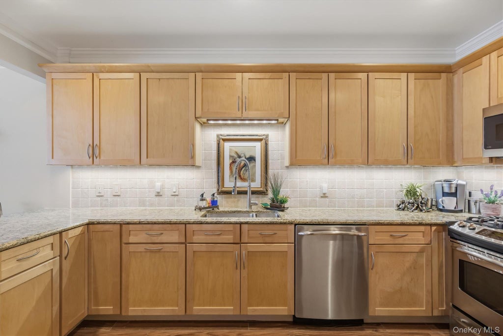 Photo of 323 Trump Park, Shrub Oak, NY 10588 (MLS # 1042275)