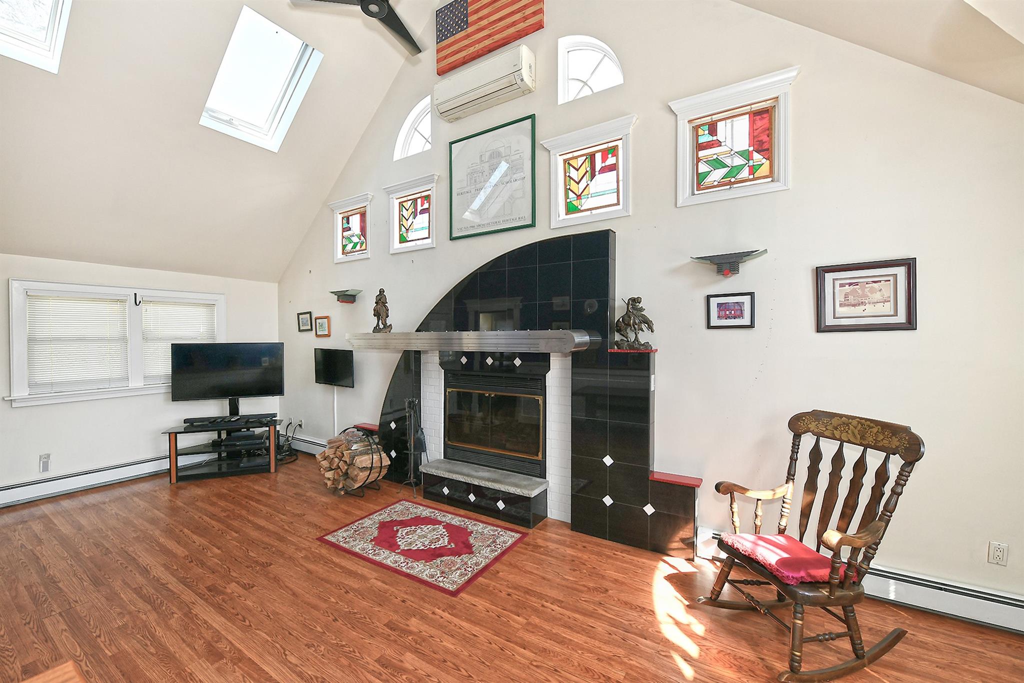 65 Meadow Lane, Levittown, New York image 16