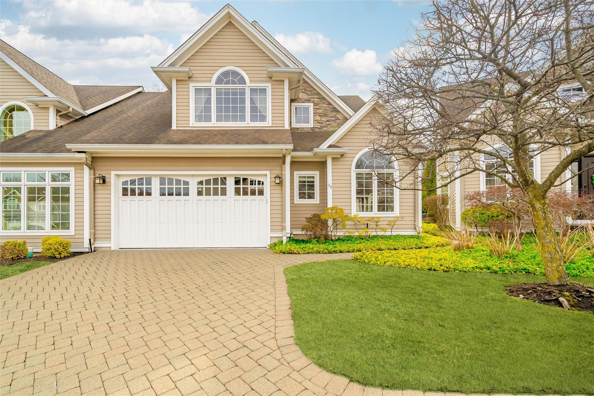 32 Michael Roberts Court, Pearl River, New York image 2