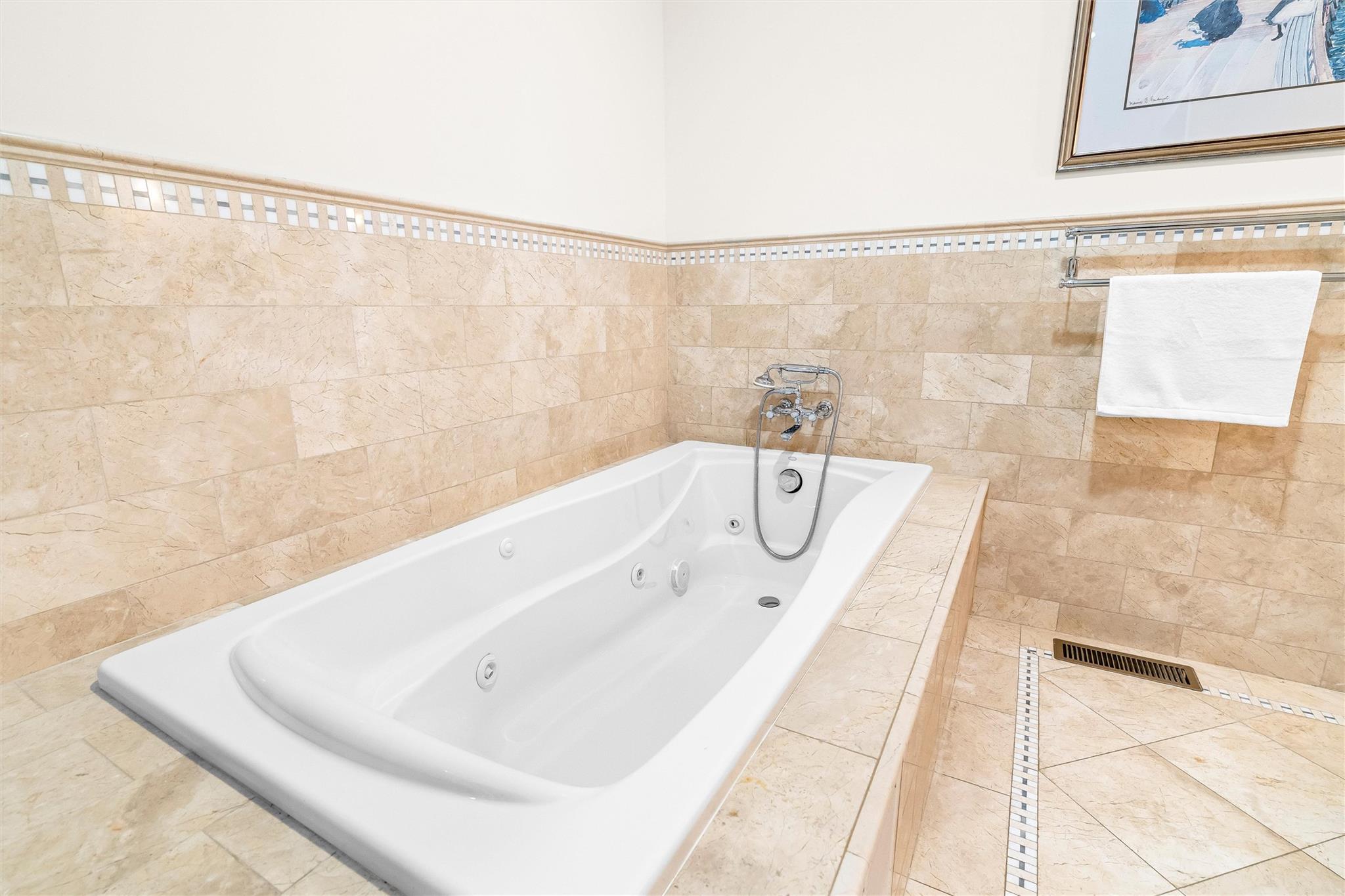 32 Michael Roberts Court, Pearl River, New York image 18