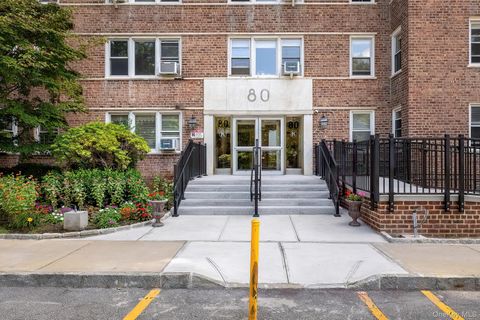 Homes For Sale - 80 Knolls Crescent #6M<br/> Bronx County, Bronx, NY 10463