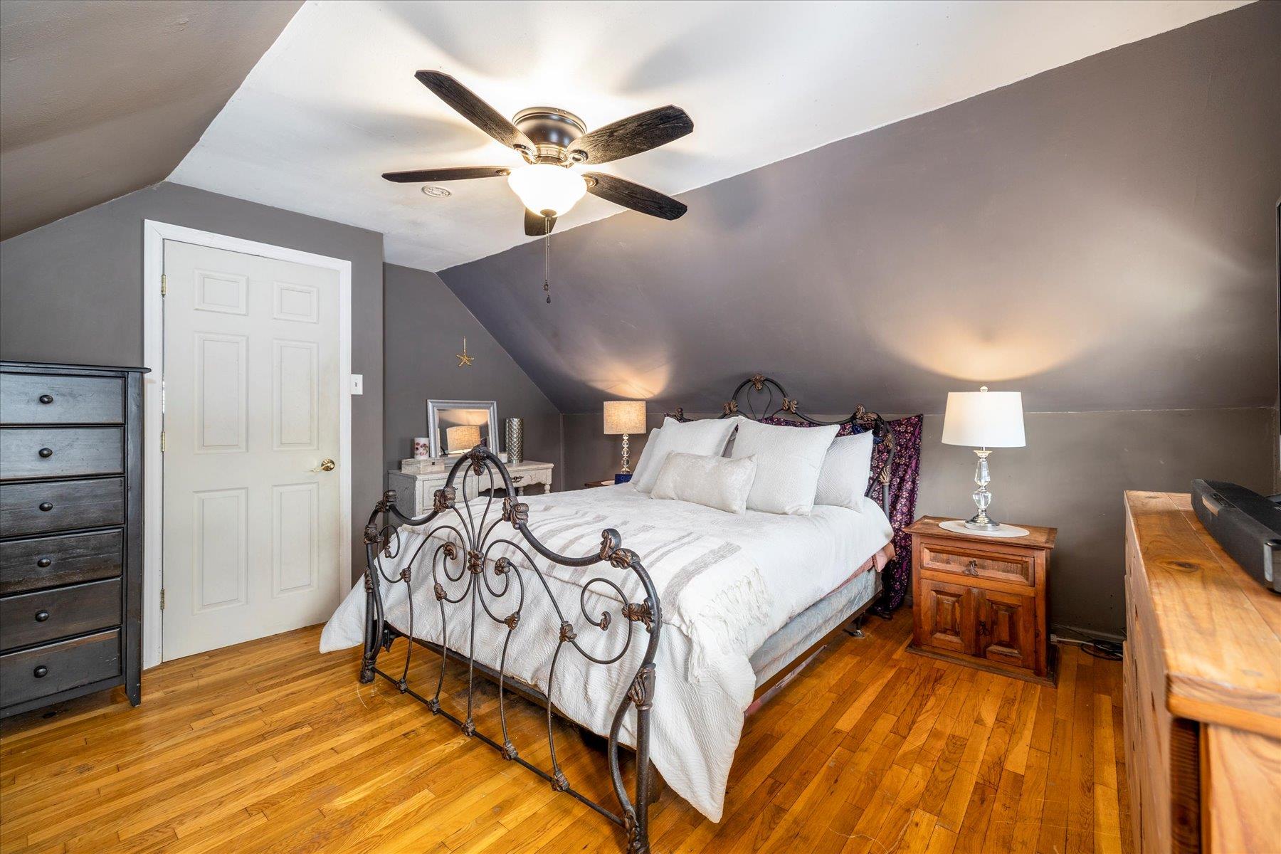 215 Jerome Avenue, Carle Place, New York image 18