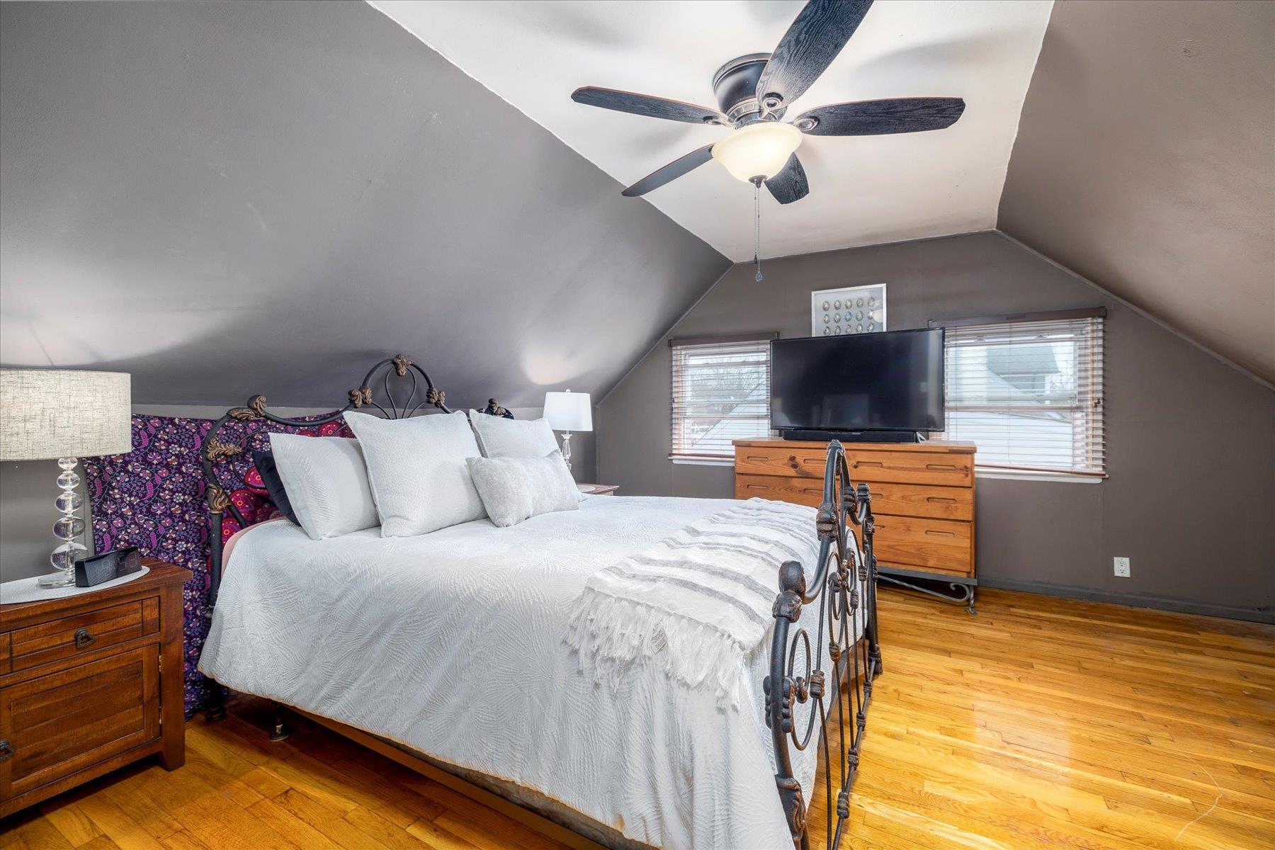 215 Jerome Avenue, Carle Place, New York image 17