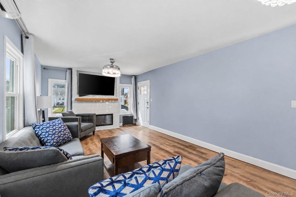 Photo of 995 Kings Parkway, Baldwin, NY 11510 (MLS # 1027579)