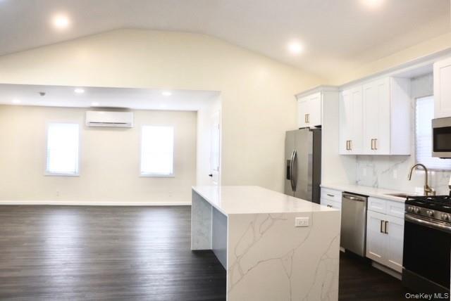 19 Primrose Avenue W