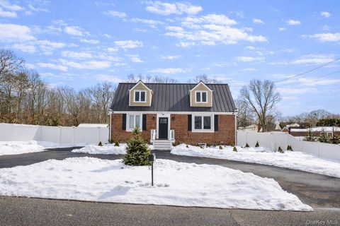 4 Riverside Avenue Mastic Beach NY 11951