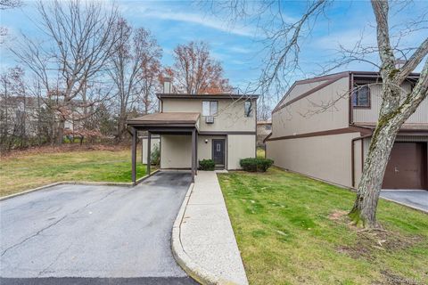 Condo For Sale - 6 Eaton Court<br/> Middletown, NY 10940