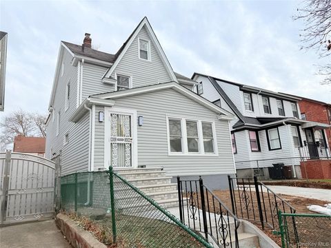 100-35 204th Street Hollis NY 11423