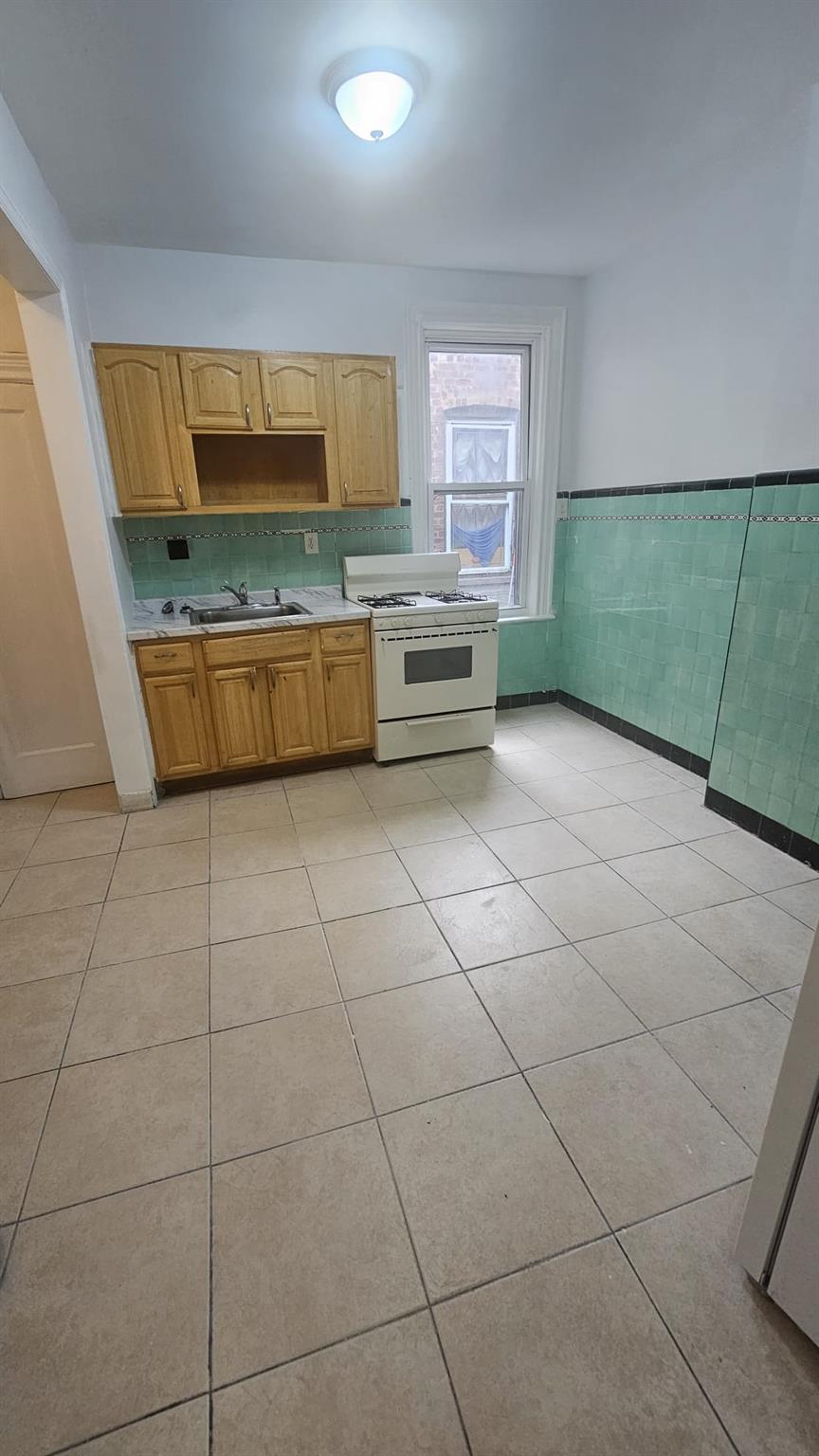 7817 Roosevelt Ave #2, Jackson Heights, New York image 3