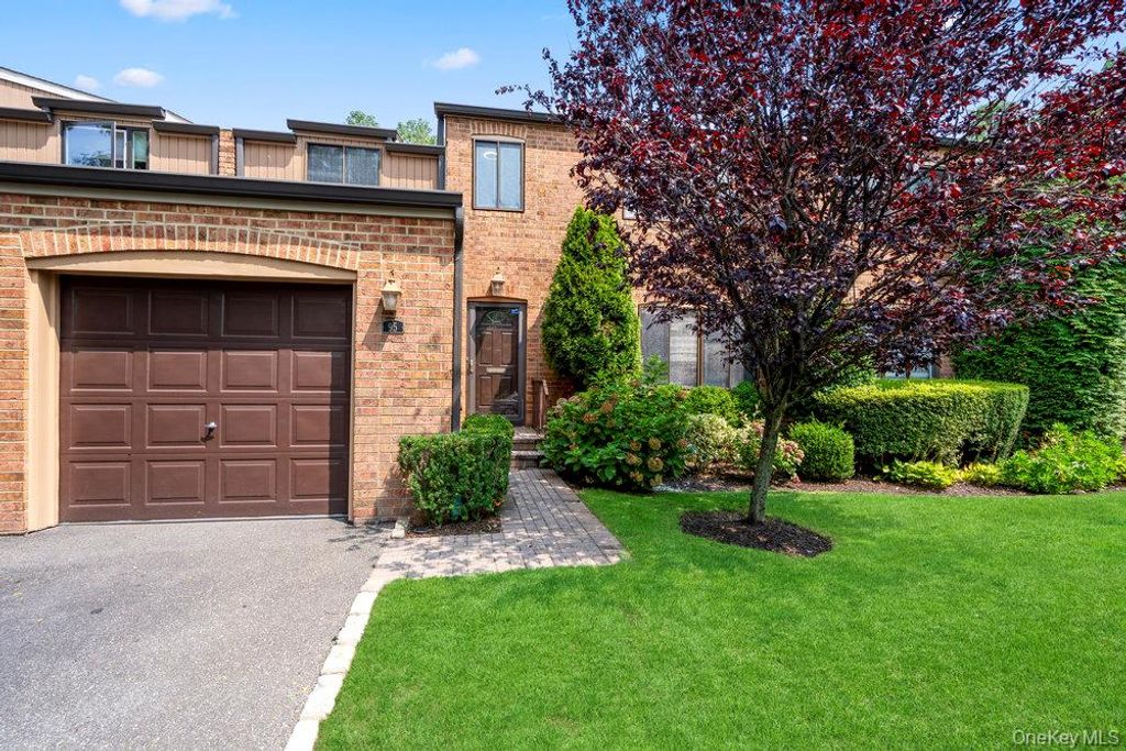 Photo of 95 Windsor Gate Drive, New Hyde Park, NY 11040 (MLS # 960683)