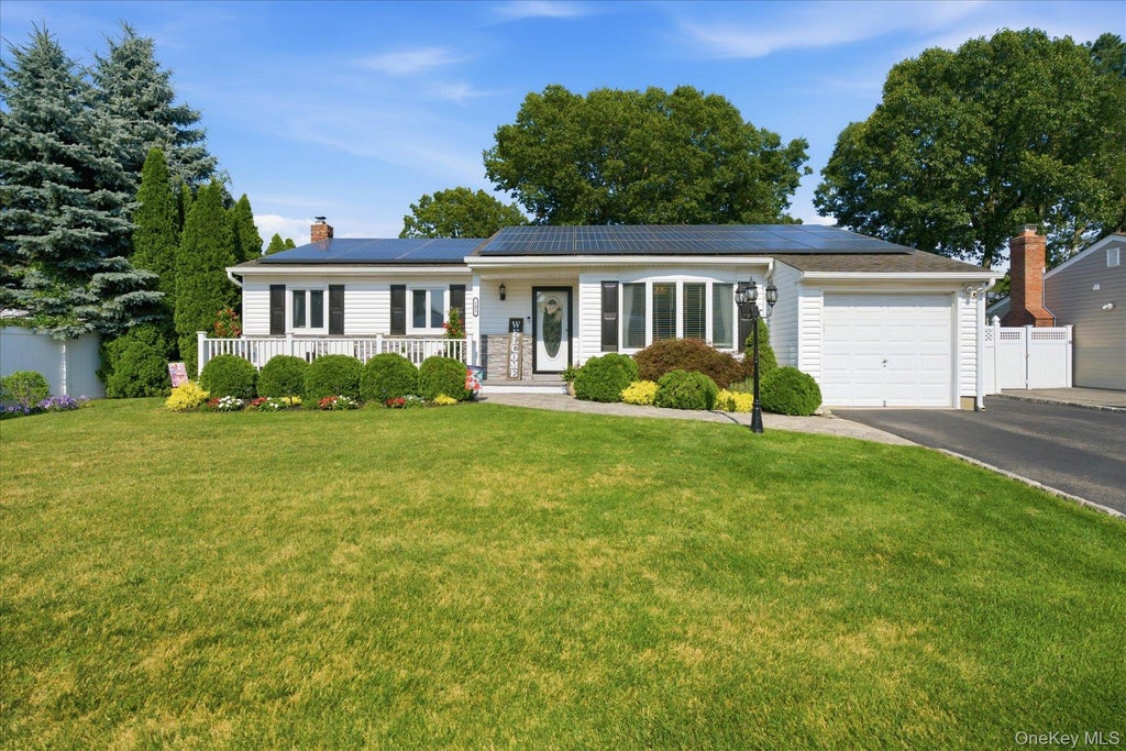 Photo of 101 Gainsborough Road, Holbrook, NY 11741 (MLS # 1028441)