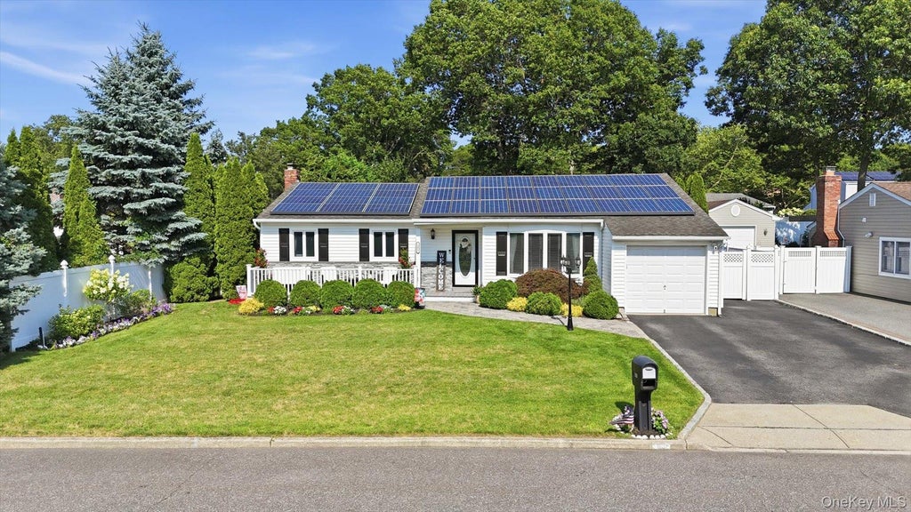 Photo of 101 Gainsborough Road, Holbrook, NY 11741 (MLS # 1028441)