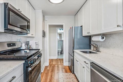 Homes For Sale - 18-15 215th Street #5N<br/> Bayside, NY 11360