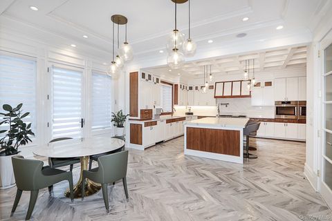 19 Gilbert Road Great Neck NY 11024