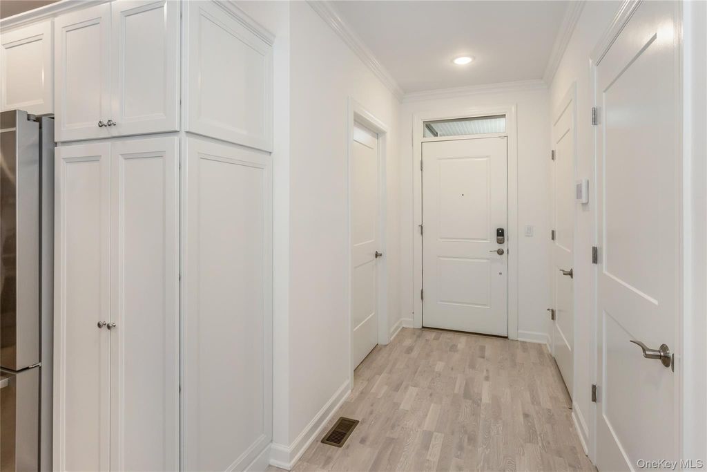 Photo of 13 Seasons Way #13, Dix Hills, NY 11746 (MLS # 920533)