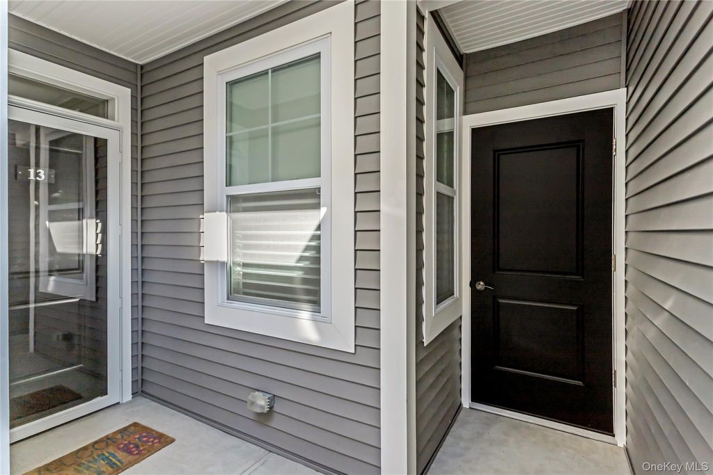 Photo of 13 Seasons Way #13, Dix Hills, NY 11746 (MLS # 920533)