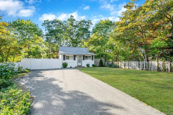 60 S EVERGREEN DR, SELDEN, NY 11784 - Image 0e61f3d044e55812816d91f7c8e7942f/1232728132
