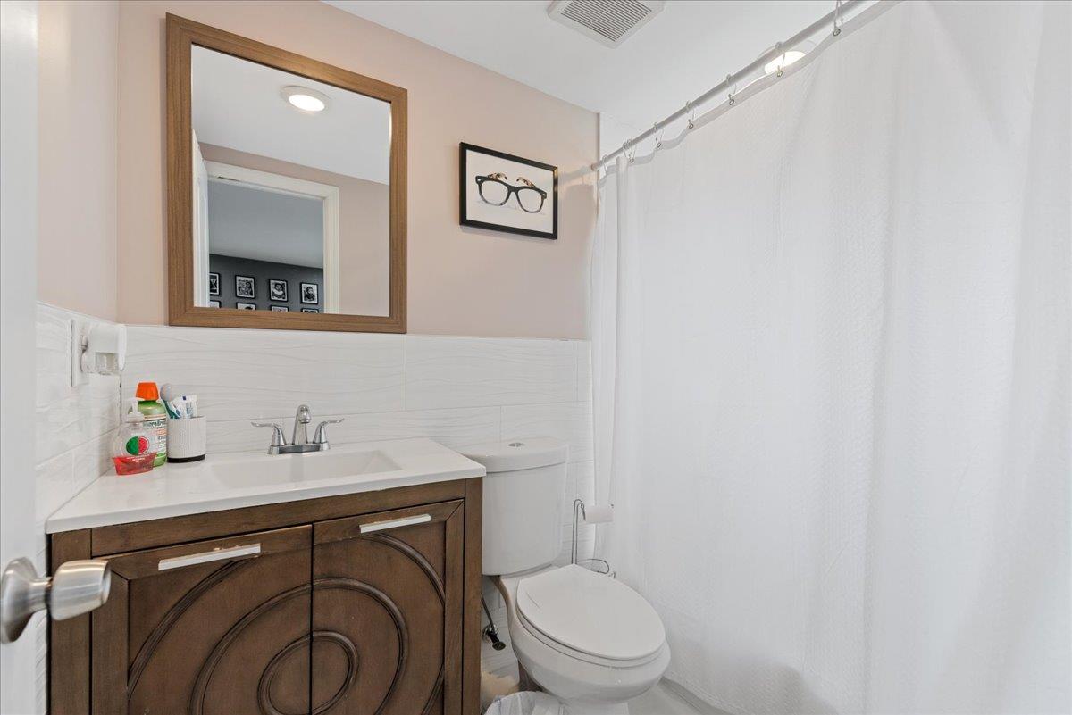 170 Cabota Avenue, Copiague, New York image 17