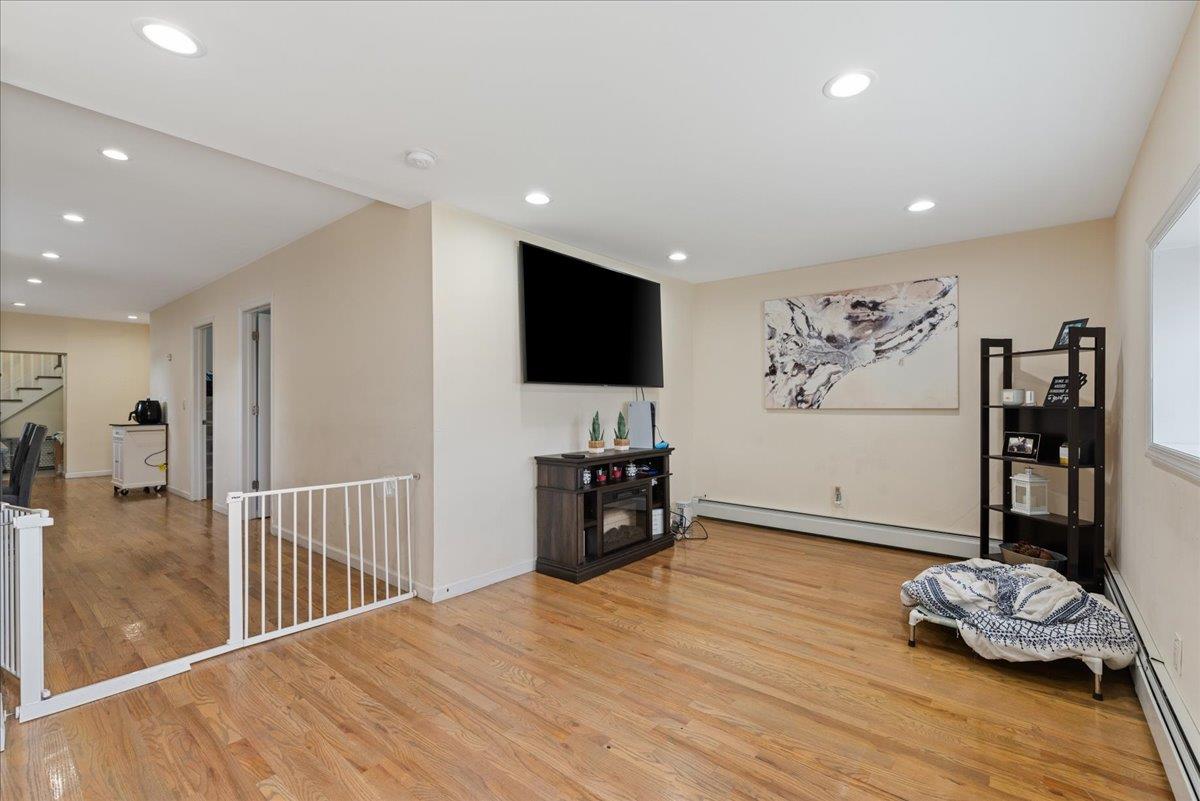 170 Cabota Avenue, Copiague, New York image 2