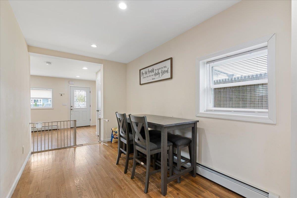 170 Cabota Avenue, Copiague, New York image 4