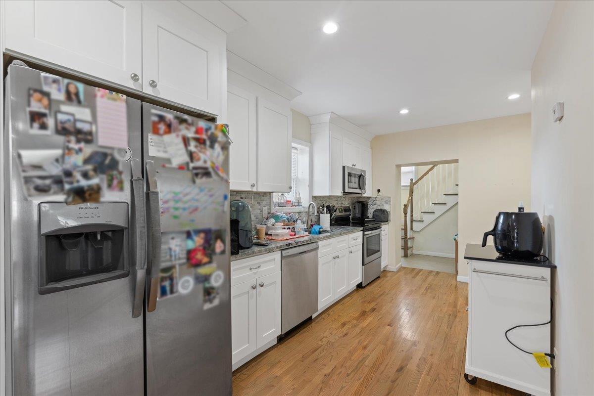170 Cabota Avenue, Copiague, New York image 6