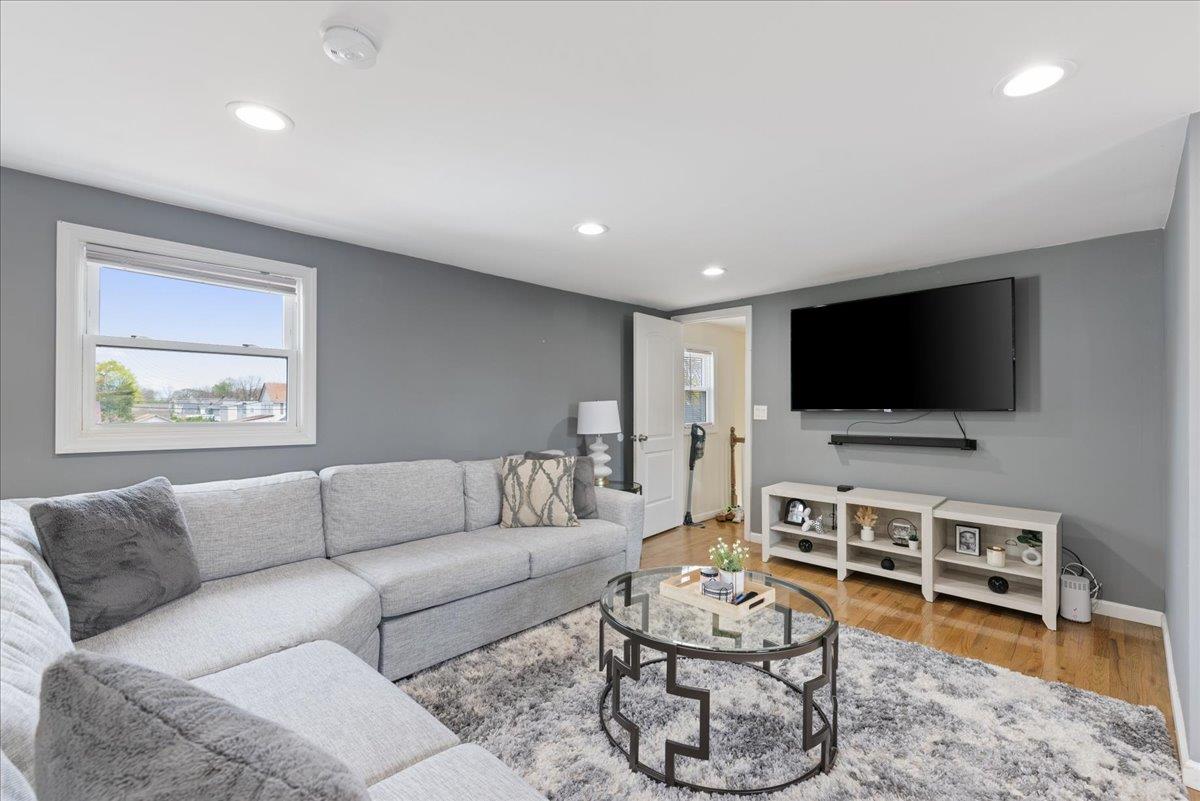 170 Cabota Avenue, Copiague, New York image 14