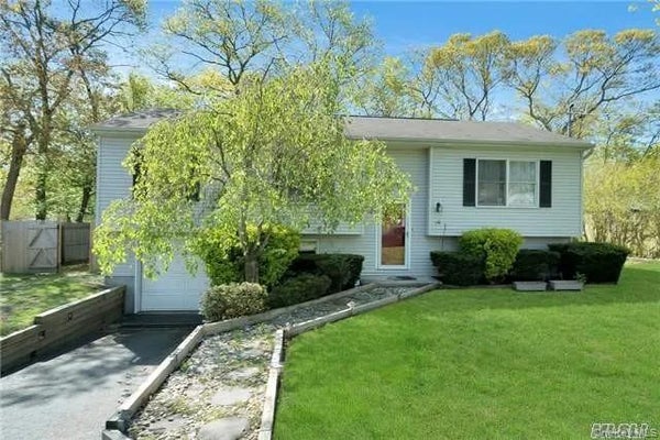 16 PRINCE ST, PATCHOGUE, NY 11772 - Image 0e664de47a6b7df1900c9aa67e6da030/397680795