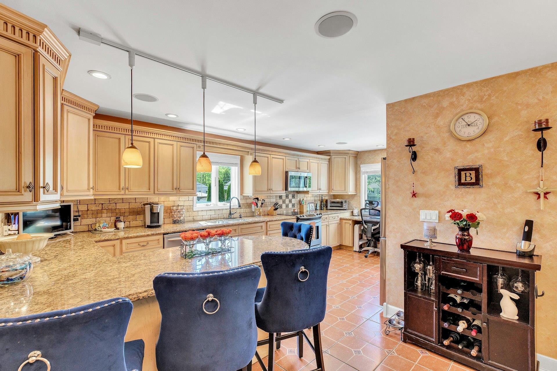 21 Pomper Drive, East Northport, New York image 6