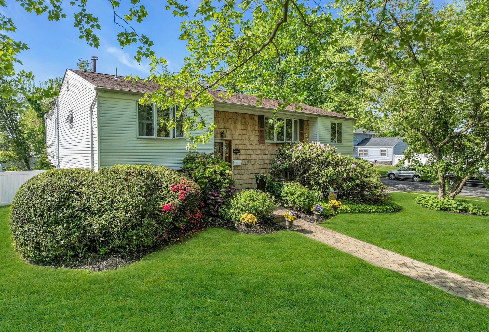 21 Pomper Drive, East Northport, New York image 39