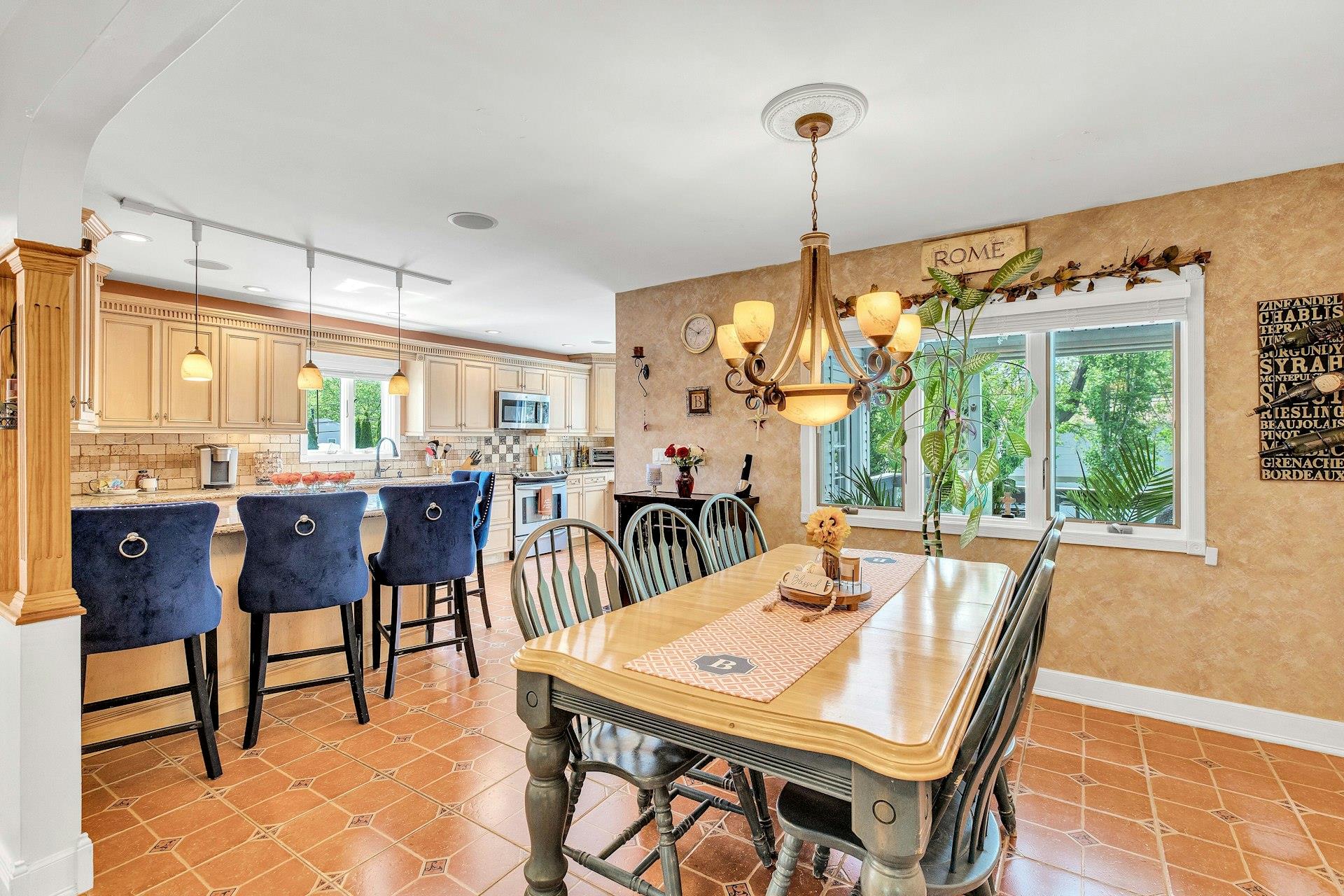 21 Pomper Drive, East Northport, New York image 9