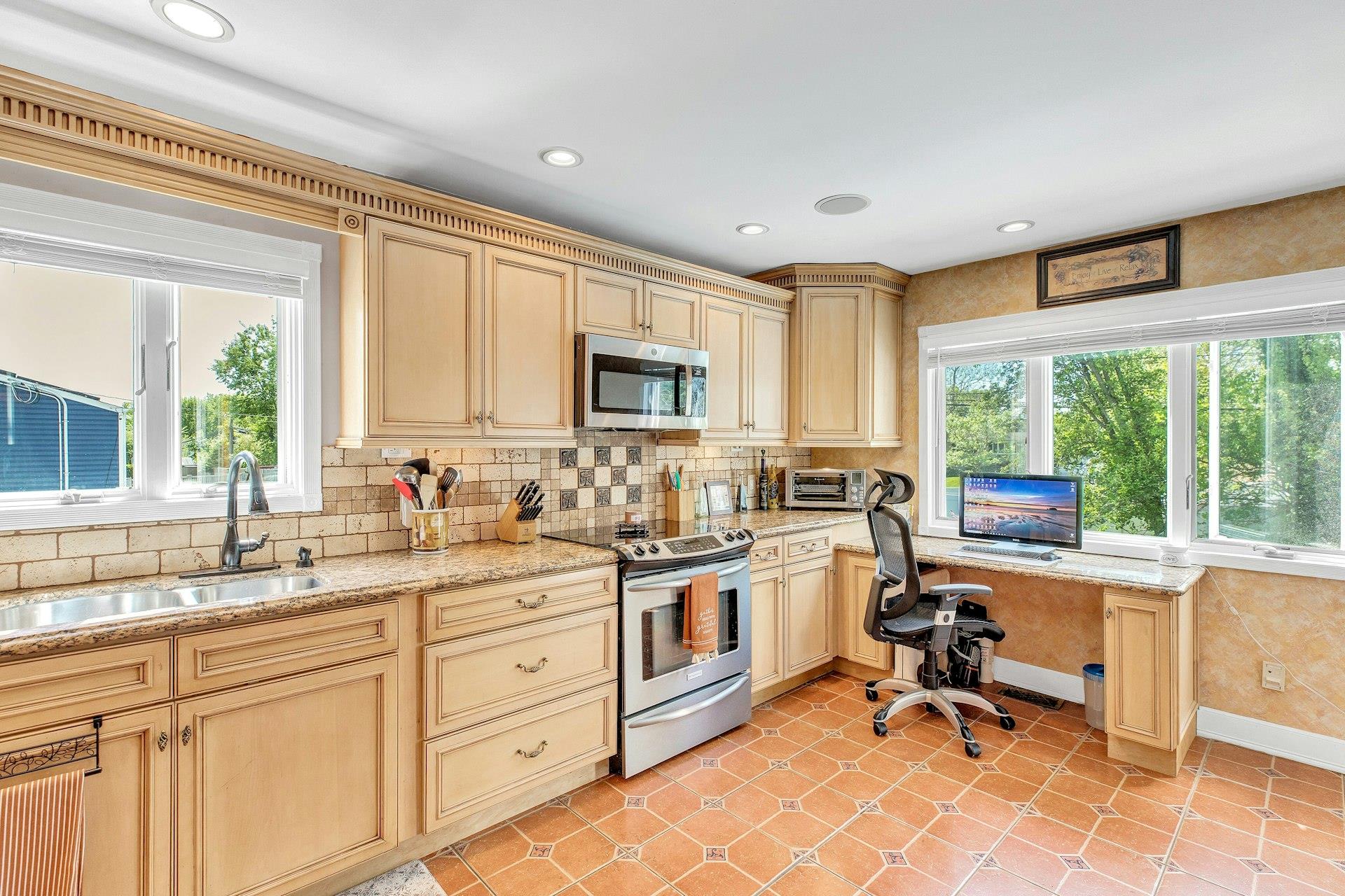 21 Pomper Drive, East Northport, New York image 8