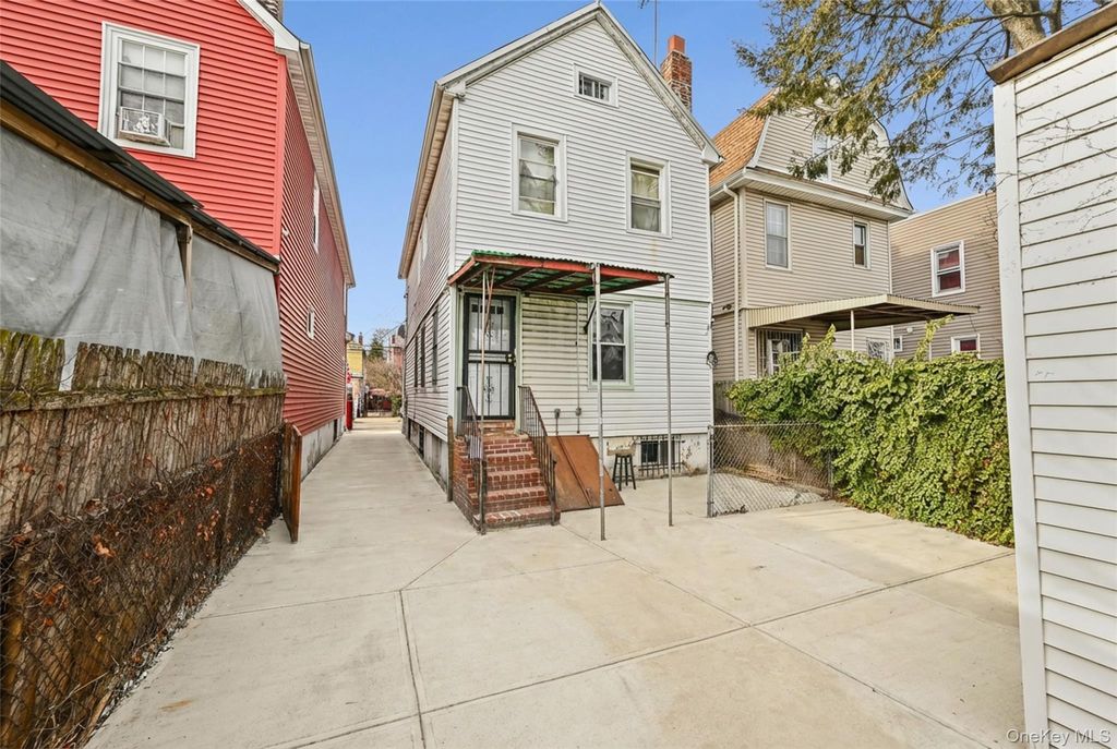 Photo of 10141 133rd Street, Richmond Hill S., NY 11419 (MLS # 955098)