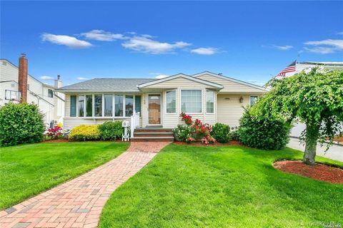 56 Haverford Road Hicksville NY 11801