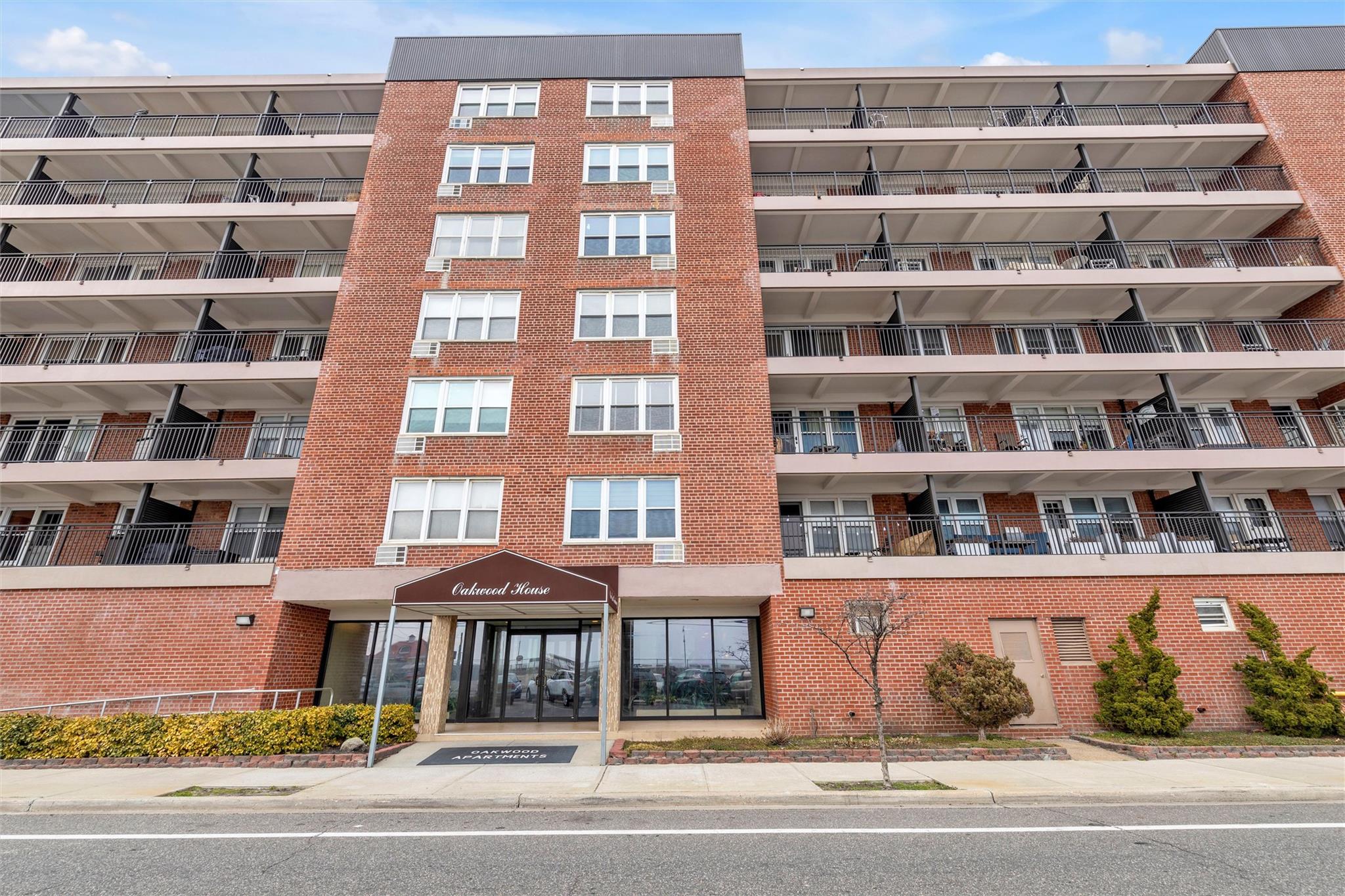 1 E Broadway #6H, Long Beach, New York image 1