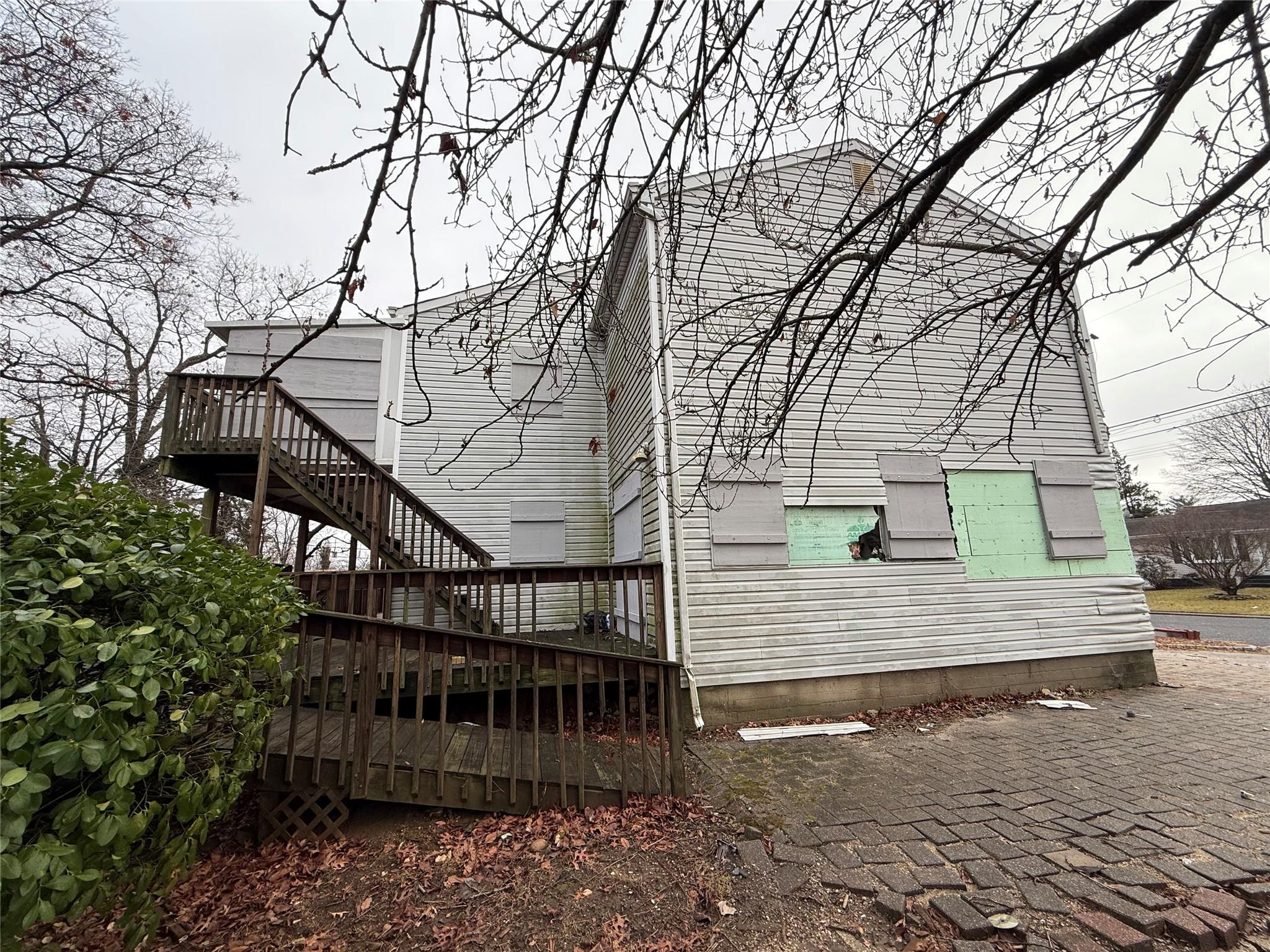 55 Arthur Street, Brentwood, New York image 4