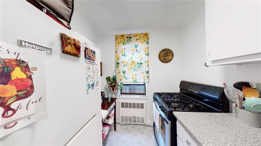 33-06 92 St #5R, Jackson Heights, New York image 1