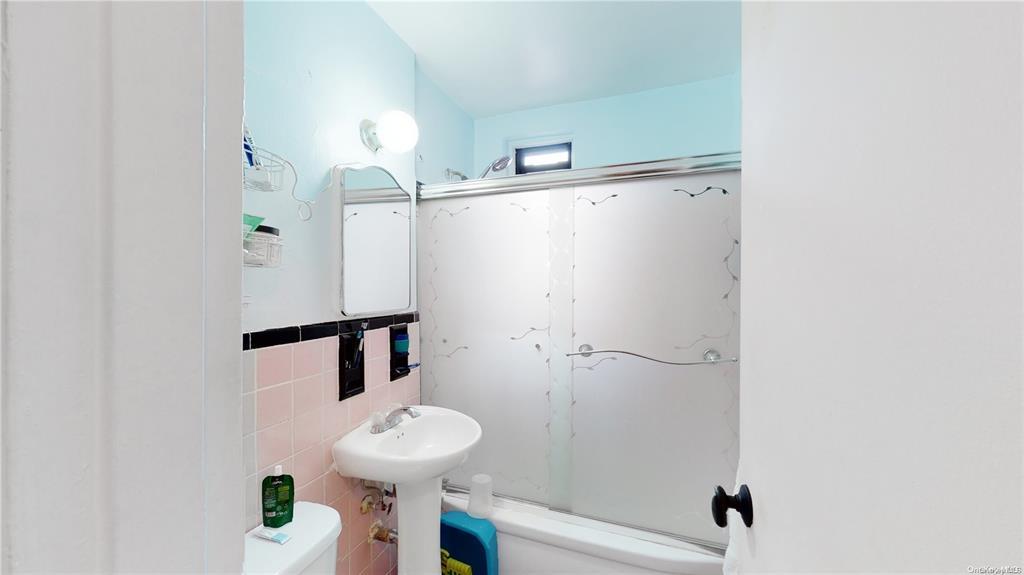 33-06 92 St #5R, Jackson Heights, New York image 6