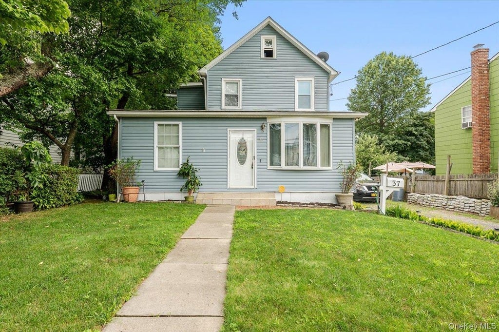 Photo of 37 Prospect Avenue, Glen Cove, NY 11542 (MLS # 1068043)