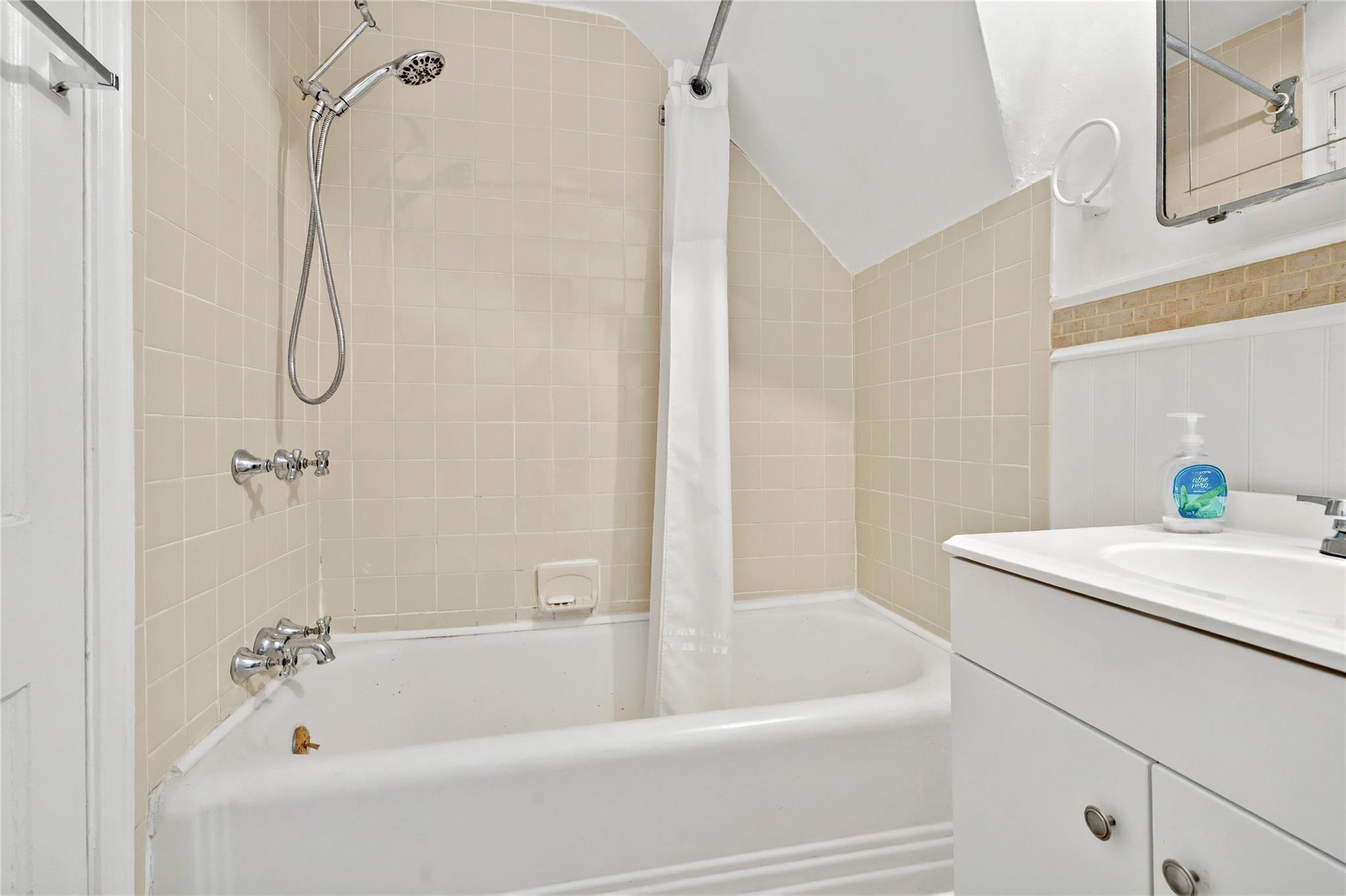 640 Old Kensico Road, White Plains, New York image 22