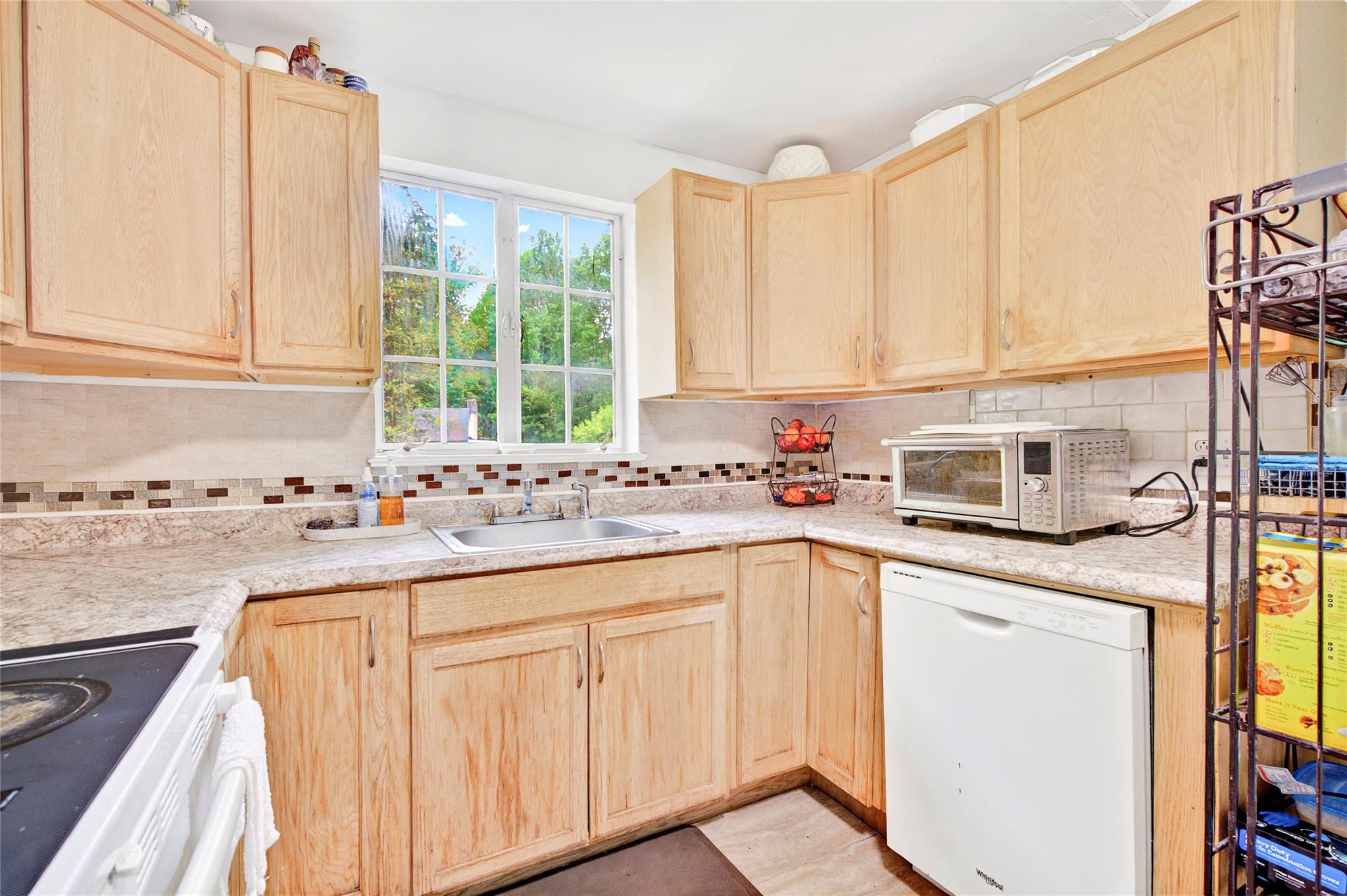640 Old Kensico Road, White Plains, New York image 36