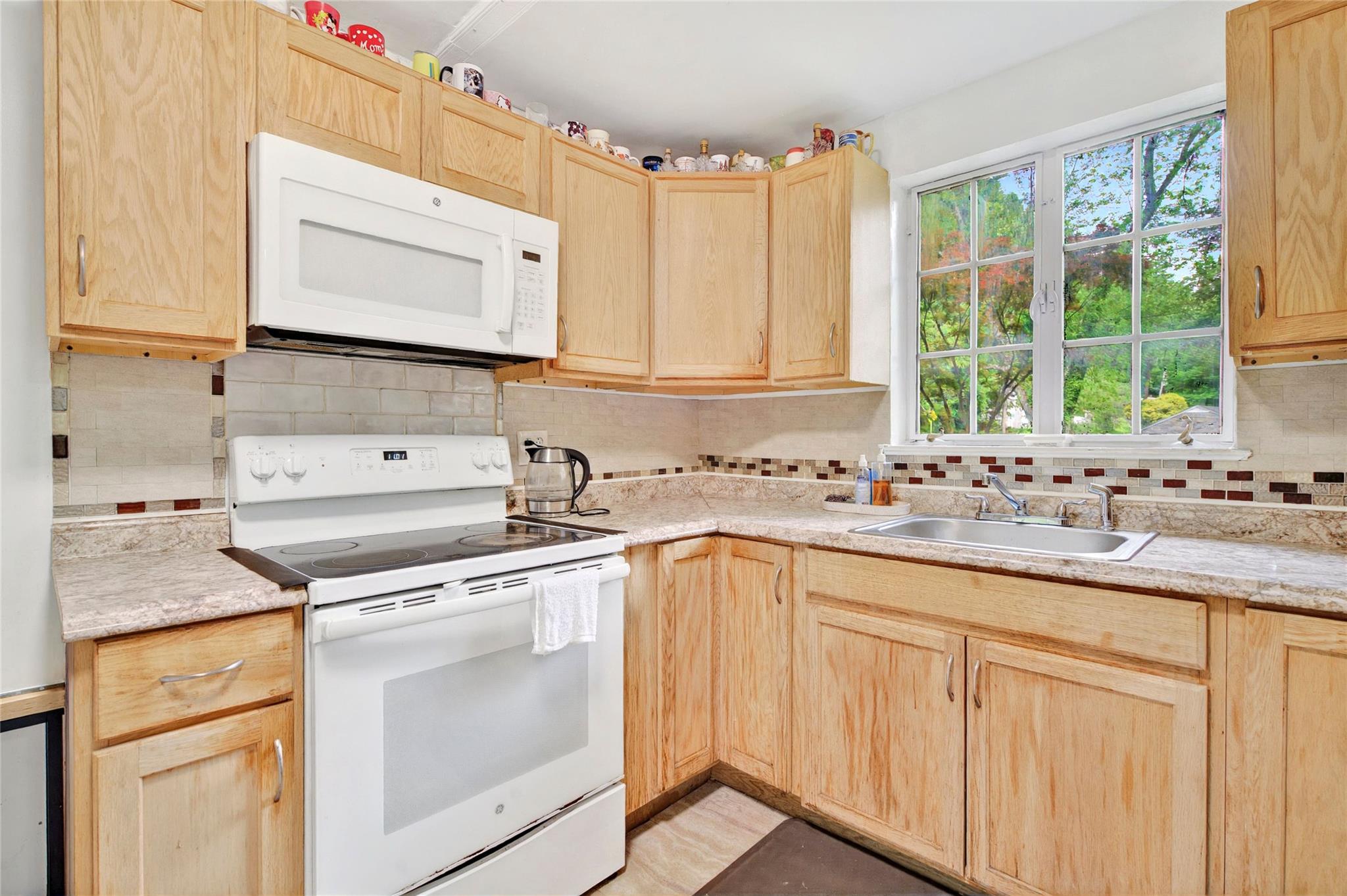 640 Old Kensico Road, White Plains, New York image 37