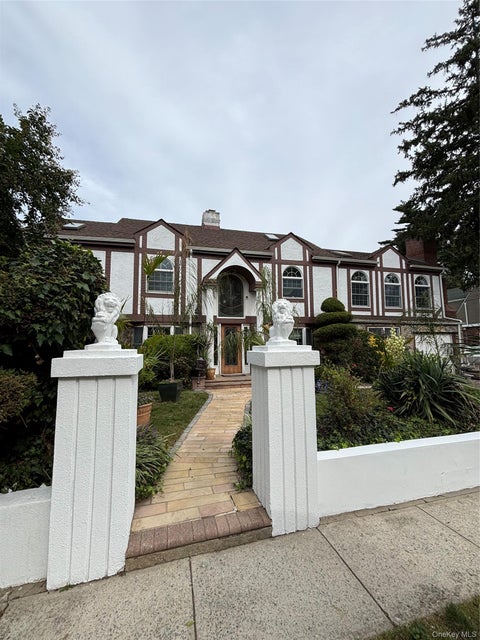 Homes For Rent - 80 Surrey Lane<br/> Hempstead, NY 11550